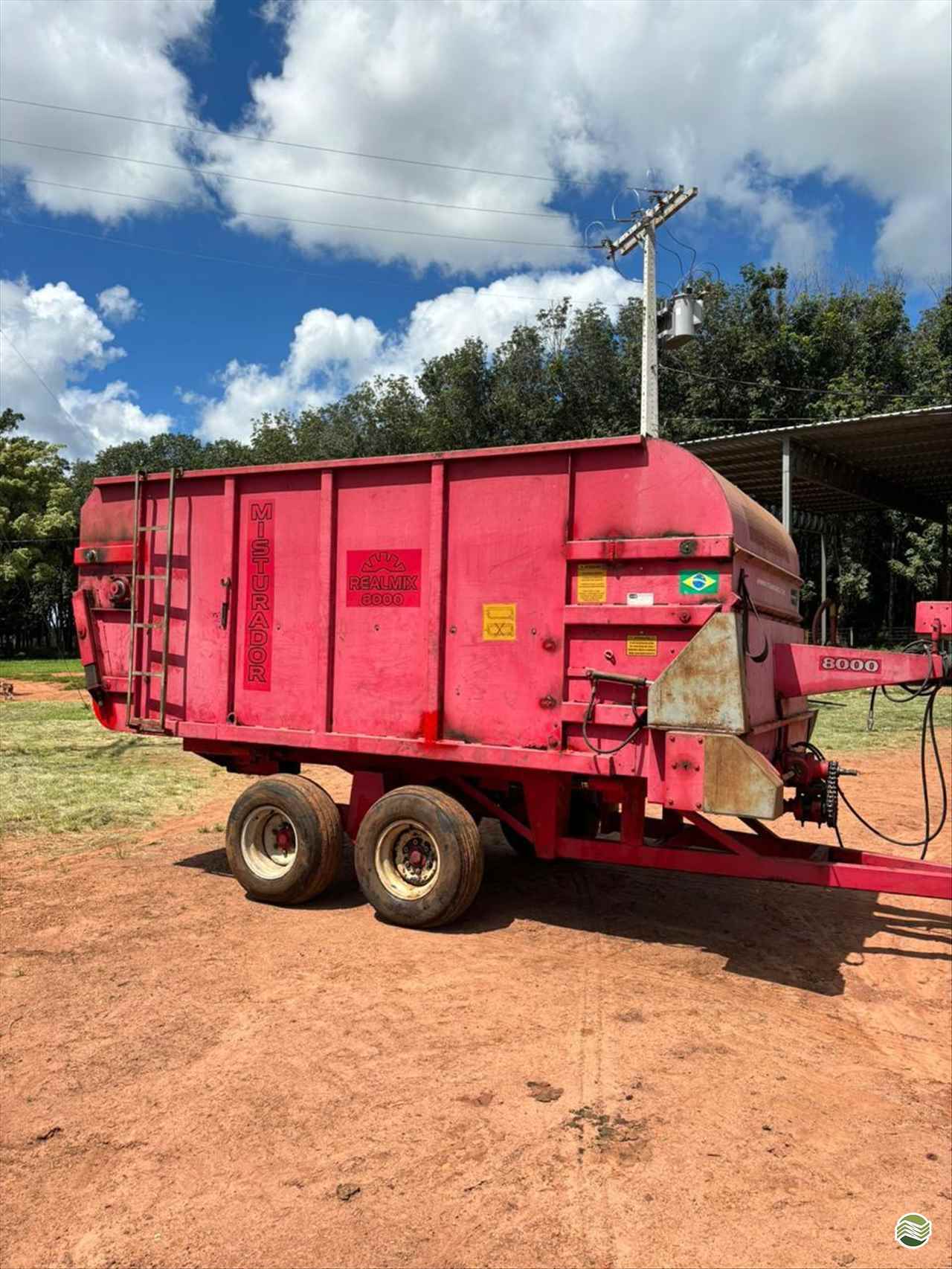 IMPLEMENTOS AGRICOLAS VAGAO FORRAGEIRO VAGÃO MISTURADOR Marcão Tratores UBERABA MINAS GERAIS MG